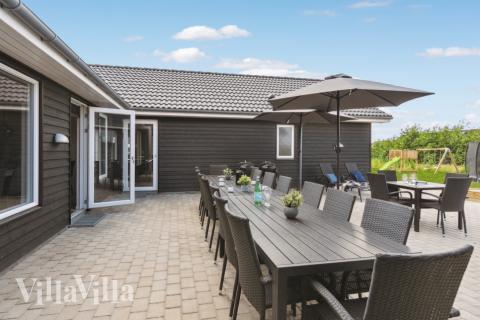 Stor terrasse ved luksushus nr. 529 i Nordjylland.