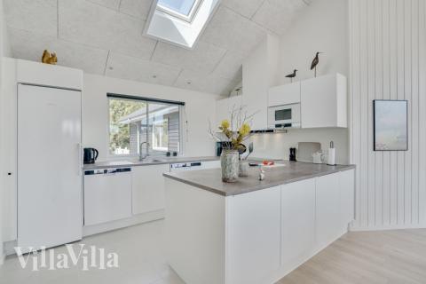 Køkkenet i luksushus nr. 525 er godt indrettet.