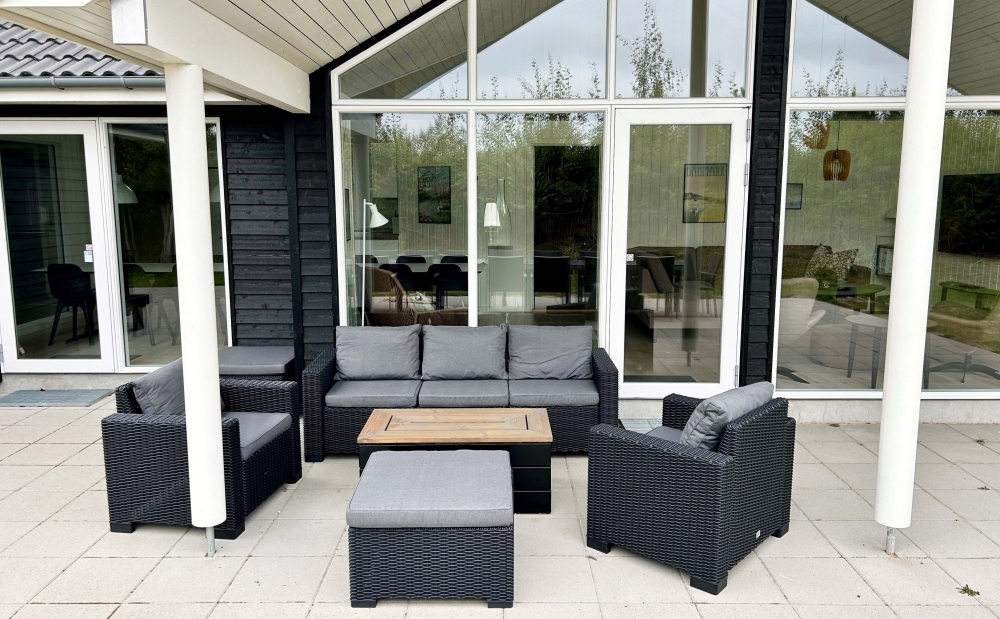 Luksushus nr. 525 har en dejlig terrasse med gode havemøbler til 16 personer.