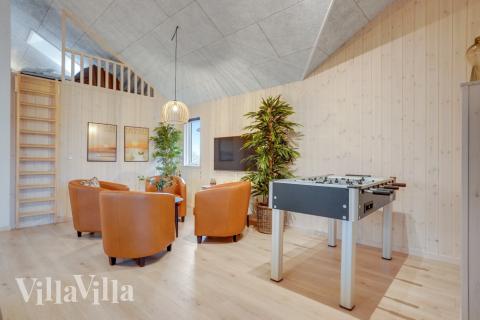 Luksushus 524 til 16 personer byder på et stort aktivitetsrum med bl.a. billard og dart