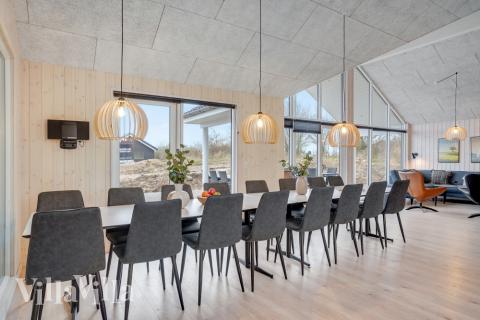 Det store lyse opholdrum i luksushus nr. 524 til 16.