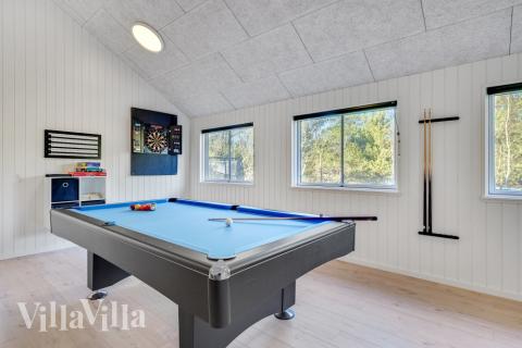 Aktivitetsrum i luksushus nr. 536 med 7 soveværelser og plads til 18 personer.