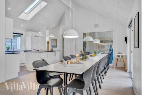 Det store lyse opholdrum i luksushus nr. 536 til 18.