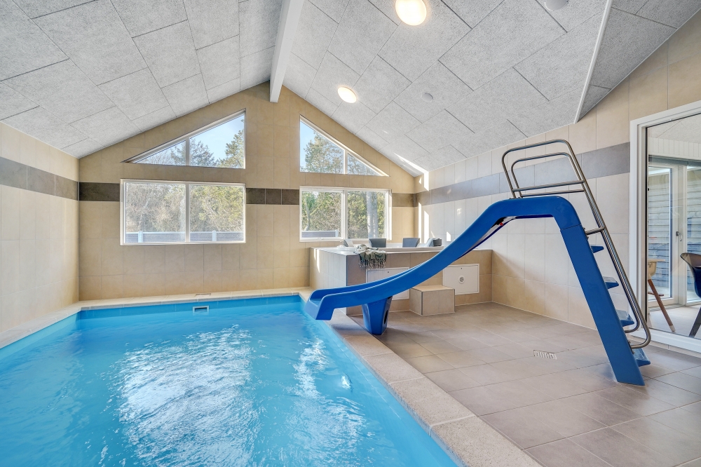 Den lækre pool i luksushuse nr. 536 til 18 personer