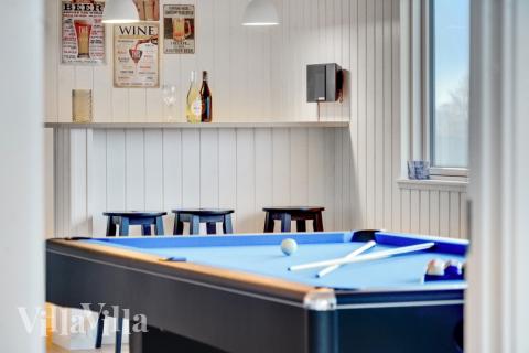 Aktivitetsrum i luksushus nr. 537 med 7 soveværelser og plads til 18 personer.