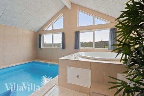 Nyd varmen i spaen i luksushus nr. 535 i Vestjylland