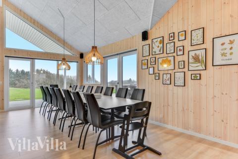 Det store lyse opholdrum i luksushus nr. 539 til 14.