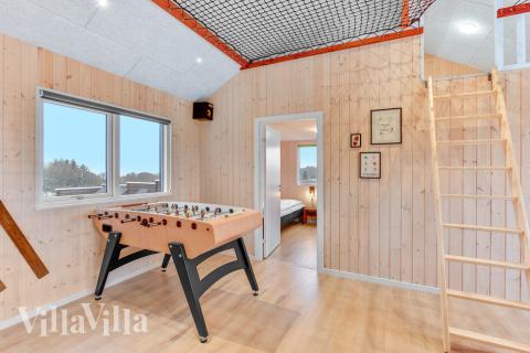 Luksushus 539 til 14 personer byder på et stort aktivitetsrum med bl.a. billard og dart