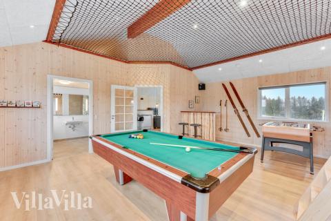 Aktivitetsrum i luksushus nr. 539 med 4 soveværelser og plads til 14 personer.