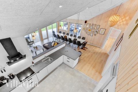 Velindrettet køkken i luksushus nr. 539 i Limfjorden.