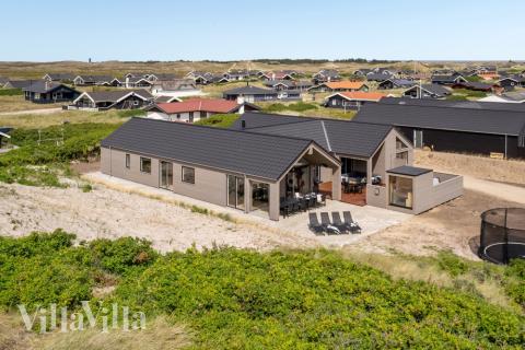 Flot sommerhus nr. 541 med god plads til op til 18 personer