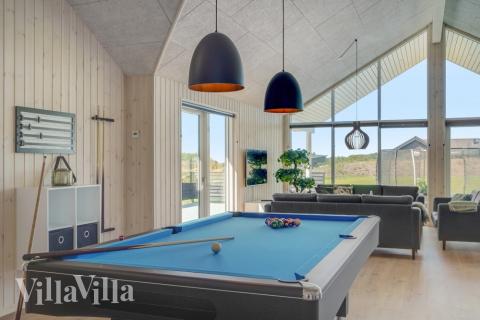 Aktivitetsrum i luksushus nr. 542 med 10 soveværelser og plads til 26 personer.