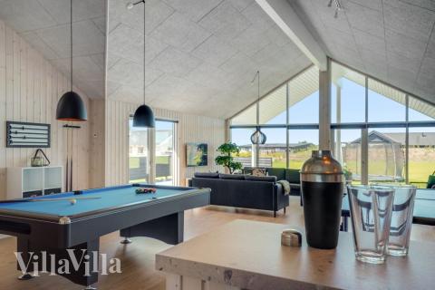Luksushus 542 til 26 personer byder på et stort aktivitetsrum med bl.a. billard og dart