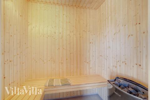Nyd varmen i saunaen i luksushus nr. 542 til 26 personer