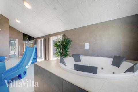 Nyd varmen i spaen i luksushus nr. 542 i Limfjorden