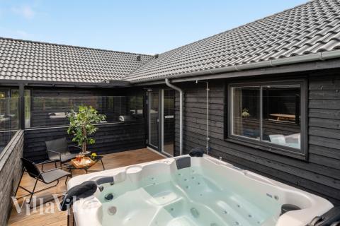 Luksushus nr. 546 byder bl.a. på et dejligt spabad