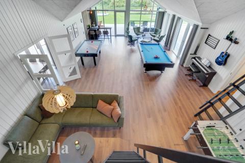 Ud over de mange timer, man kan bruge i husets pool-afdeling, så byder luksushus 546 også på billard/bordtennis og dart