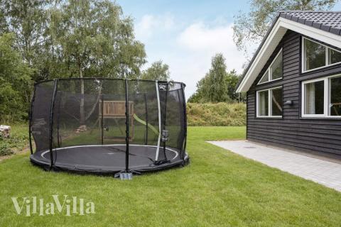 Ud over de mange timer, man kan bruge i husets pool-afdeling, så byder luksushus 543 også på mange udendørs aktiviteter