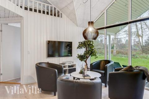 Aktivitetsrum i luksushus nr. 543 med 6 soveværelser og plads til 16 personer.