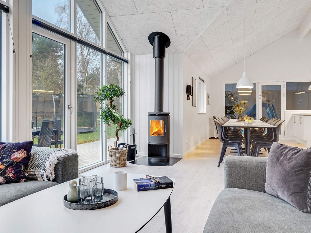 Det store lyse opholdrum i luksushus nr. 543 til 16.