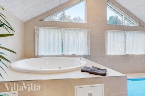 Nyd varmen i spaen i luksushus nr. 543 i Lolland/Falster/Møn