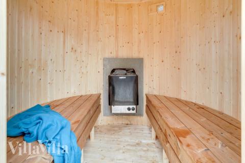 Nyd varmen i saunaen i luksushus nr. 544 til 14 personer