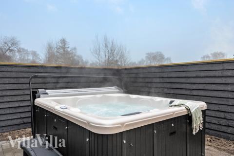 Nyd varmen i spaen i luksushus nr. 549 i Nordsjælland