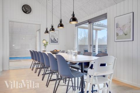 Opholdsrum med plads til 14 i luksushus nr. 549.