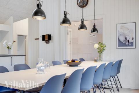 Det store lyse opholdrum i luksushus nr. 549 til 14.