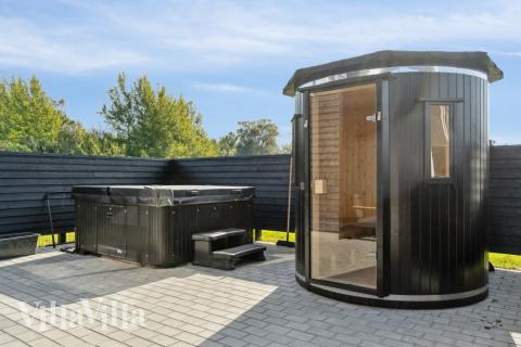 Luksushus nr. 549 byder bl.a. på et dejligt spabad