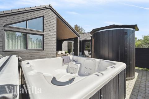 Nyd varmen i spaen i luksushus nr. 540 i Vestjylland