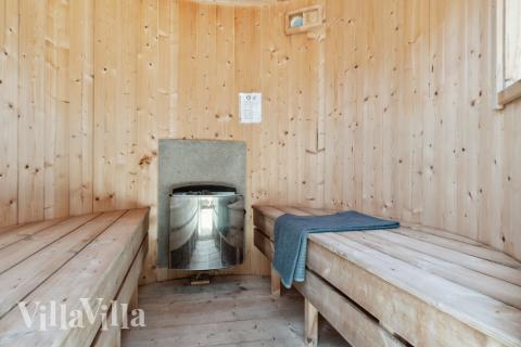 Nyd varmen i saunaen i luksushus nr. 540 til 14 personer