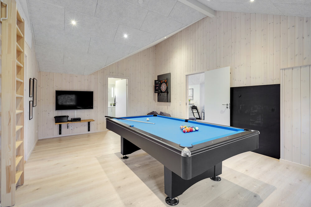 Ud over de mange timer, man kan bruge i husets pool-afdeling, så byder luksushus 550 også på billard/bordtennis og dart