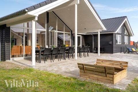 Flot sommerhus nr. 568 med god plads til op til 16 personer