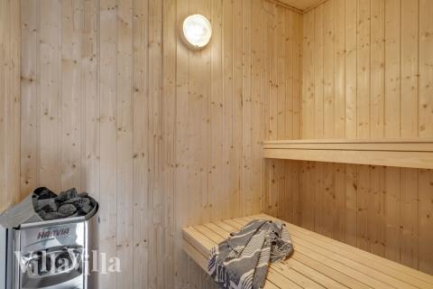 Nyd varmen i saunaen i luksushus nr. 568 til 16 personer