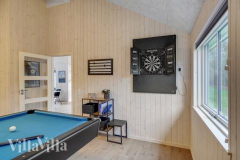 Aktivitetsrum i luksushus nr. 568 med 6 soveværelser og plads til 16 personer.