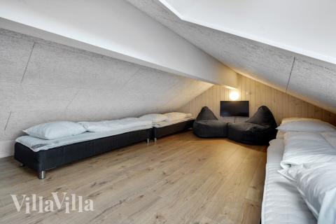 Nogle af de 16 sovepladser findes på hemsen i luksushus nr. 568