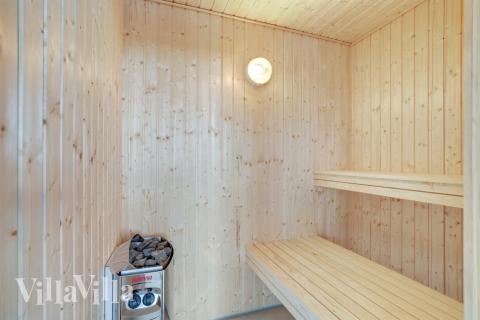 Nyd varmen i saunaen i luksushus nr. 547 til 18 personer