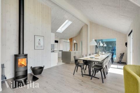 Opholdsrum med plads til 18 i luksushus nr. 547.