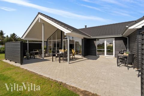 Flot sommerhus nr. 547 med god plads til op til 18 personer