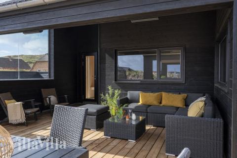 Stor terrasse ved luksushus nr. 558 i Vestjylland.