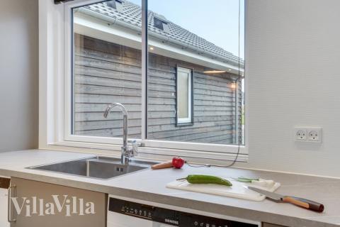 Velindrettet køkken i luksushus nr. 545 i Limfjorden.