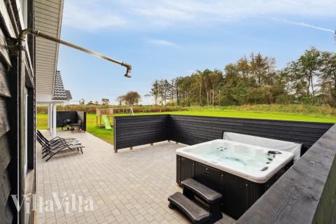 Luksushus nr. 545 byder bl.a. på et dejligt spabad