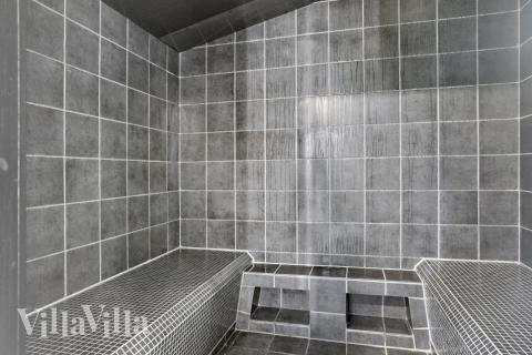 Nyd varmen i saunaen i luksushus nr. 570 til 14 personer