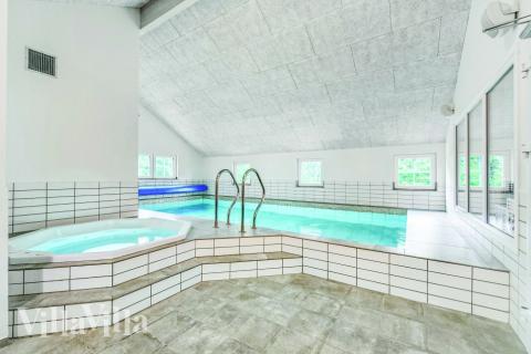 Nyd varmen i spaen i luksushus nr. 570 i Vestjylland