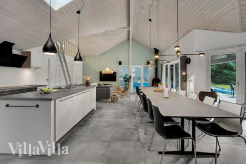 Det store lyse opholdrum i luksushus nr. 571 til 22.