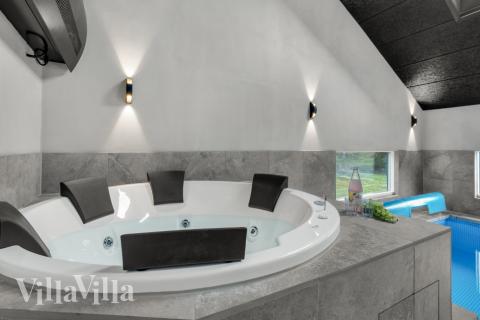 Nyd varmen i spaen i luksushus nr. 571 i Sydjylland