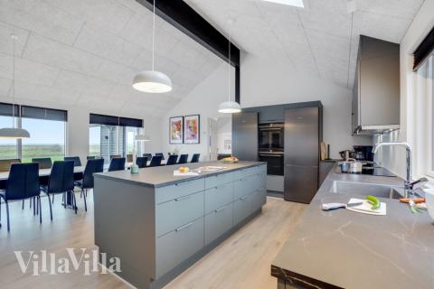 Velindrettet køkken i luksushus nr. 551 i Vestjylland.