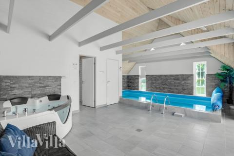 Nyd varmen i spaen i luksushus nr. 572 i Vestjylland