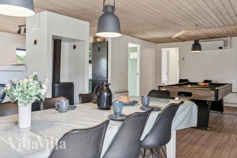 Det store lyse opholdrum i luksushus nr. 572 til 12.